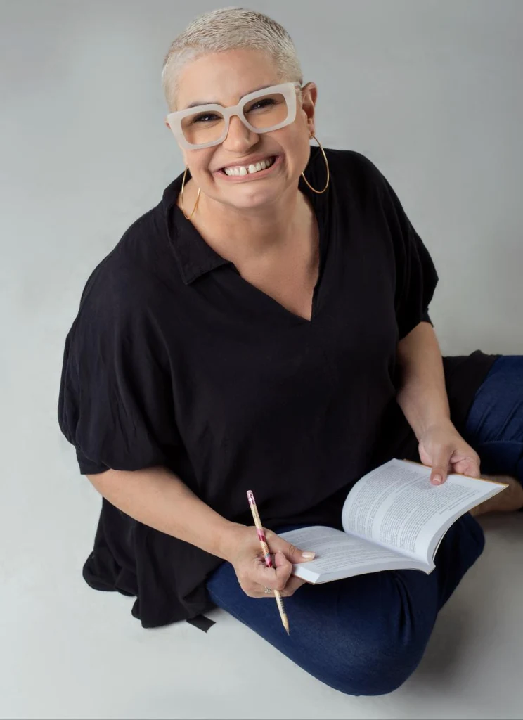 Larissa Alencar em seu consultório